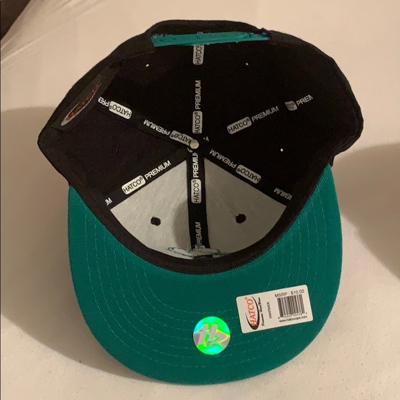 Hat - Picture 2 of 3